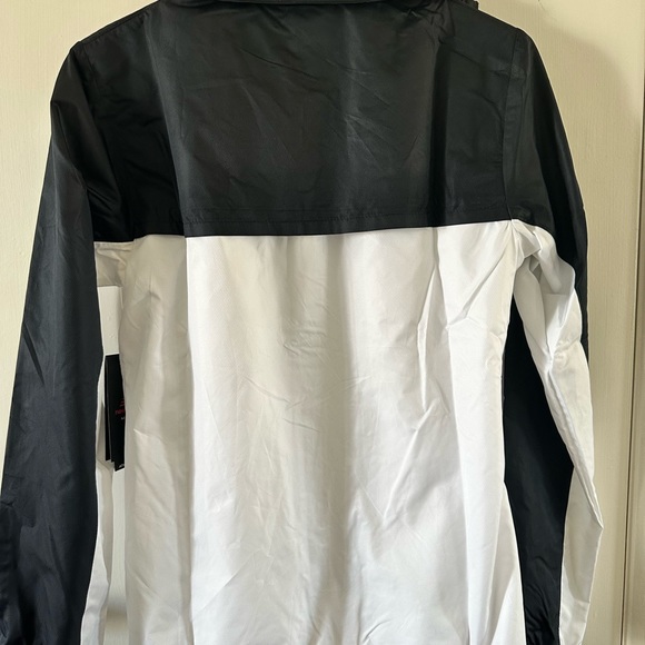 New Balance windbreaker women’s jacket - Picture 8 of 8